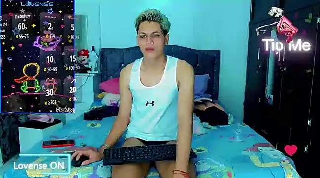 Liamscott  online show from 02.20.25