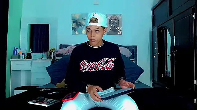 Liamscott  online show from 09.28.25