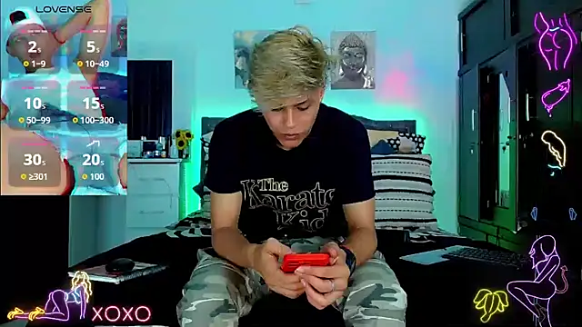 Liamscott  online show from 10.03.25