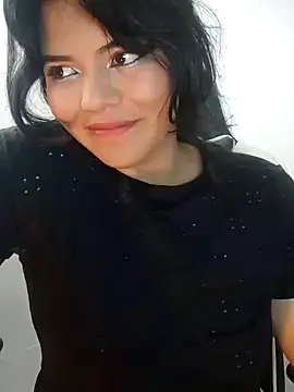 Snapshot of JulianaCastillo chatting on 12.20.24 JulianaCastillo online show from 12.20.24