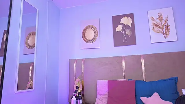 sarah cruzz  online show from 11.25.25