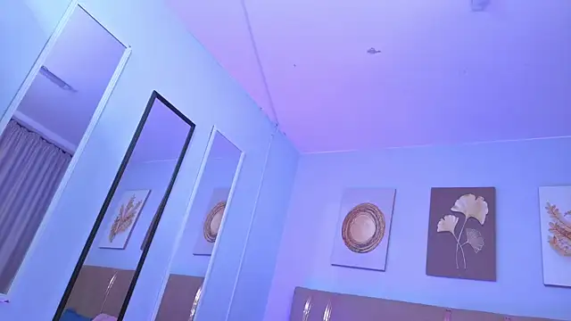 sarah cruzz  online show from 11.30.25