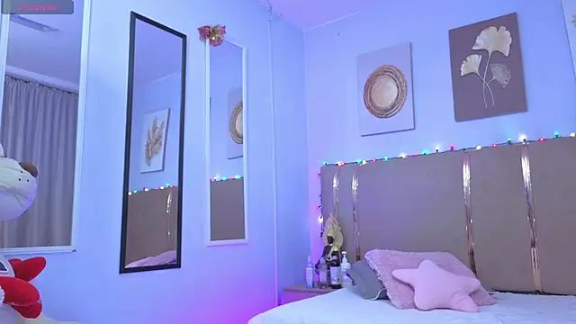 sarah cruzz  online show from 01.31.26