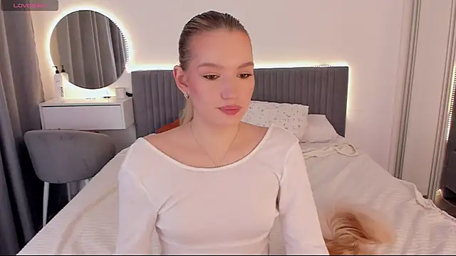 Snapshot of CassieRayss chatting on 11.02.25 CassieRayss online show from 11.02.25