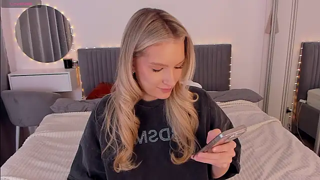 Snapshot of CassieRayss chatting on 01.17.26 CassieRayss online show from 01.17.26
