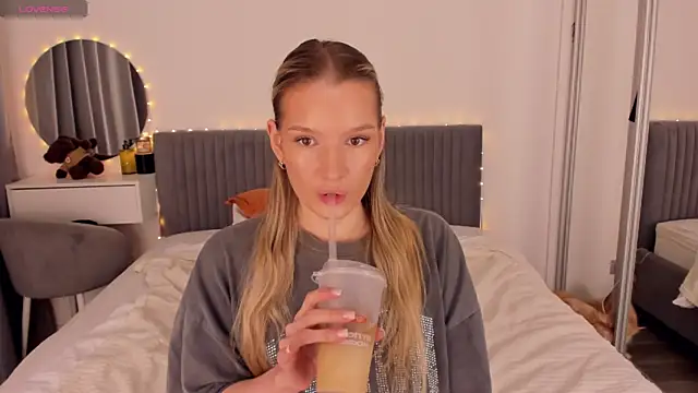 CassieRayss online show from 07.06.26
