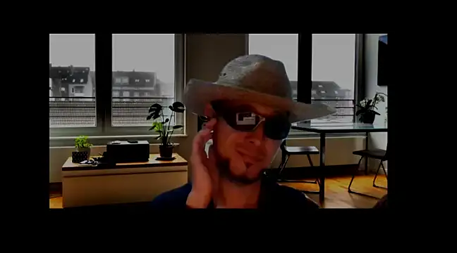 Snapshot of Yeye25199 chatting on 02.14.25 Yeye25199 online show from 02.14.25