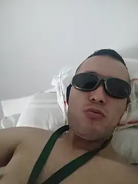 Snapshot of Yeye25199 chatting on 02.18.25 Yeye25199 online show from 02.18.25