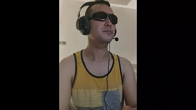 Snapshot of Yeye25199 chatting on 03.02.25 Yeye25199 online show from 03.02.25