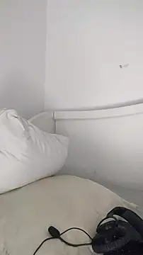 Snapshot of Yeye25199 chatting on 10.18.25 Yeye25199 online show from 10.18.25