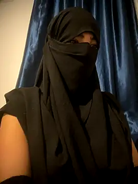 Snapshot of Hijabi_HotGirls chatting on 10.26.25 Hijabi HotGirls online show from 10.26.25