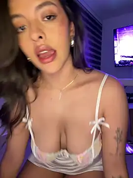 Snapshot of martina_duque_ chatting on 03.21.25 martina duque online show from 03.21.25