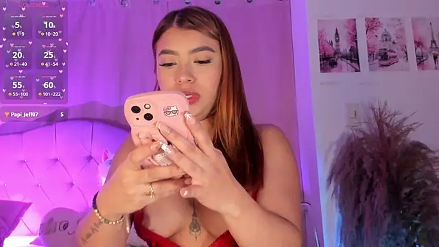 Snapshot of charlotte-Love09 chatting on 09.30.25 charlotte-Love09 online show from 09.30.25