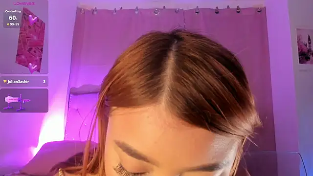 Snapshot of charlotte-Love09 chatting on 10.08.25 charlotte-Love09 online show from 10.08.25