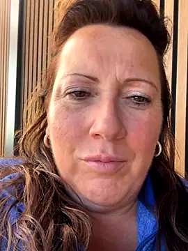 Snapshot of xsexycurvymilf chatting on 09.30.25 xsexycurvymilf online show from 09.30.25