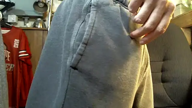 Snapshot of handsomeguy0729 chatting on 12.09.24 handsomeguy0729 online show from 12.09.24