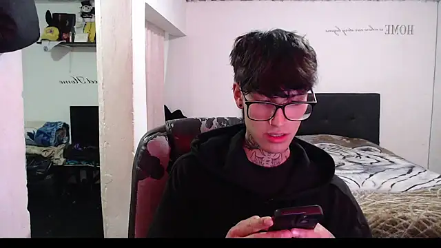 Flipsss  online show from 02.23.25