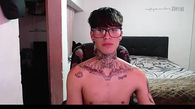 Flipsss  online show from 02.25.25