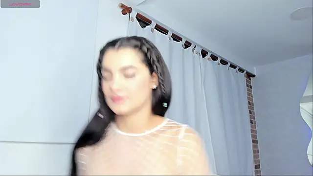 Snapshot of sara_evans02 chatting on 09.24.25 sara evans02 online show from 09.24.25