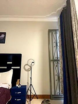 Dellah26 online show from 10.26.25