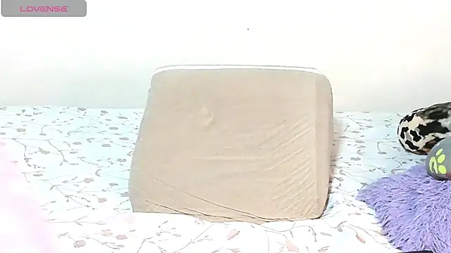 naughtty mommy online show from 03.09.25