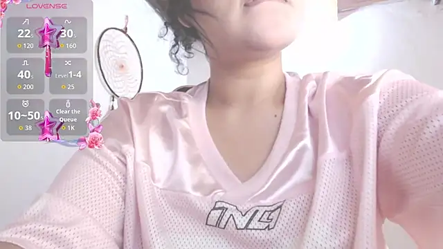 Snapshot of Amara18_ chatting on 11.25.25 Amara18 online show from 11.25.25