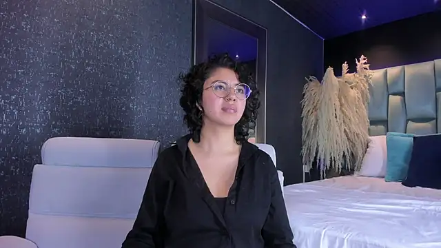 Snapshot of Amareto_ chatting on 03.08.25 Amareto online show from 03.08.25