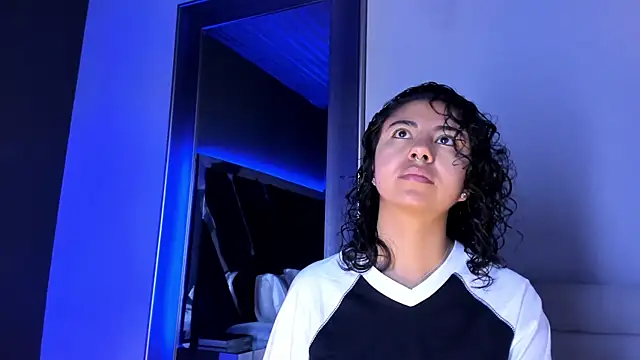 Snapshot of Amareto_ chatting on 09.18.25 Amareto  online show from 09.18.25