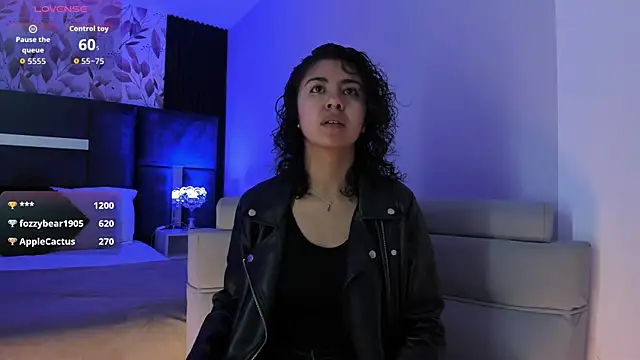 Snapshot of Amareto_ chatting on 10.04.25 Amareto  online show from 10.04.25