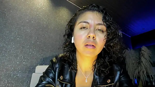 Snapshot of Amareto_ chatting on 10.12.25 Amareto  online show from 10.12.25