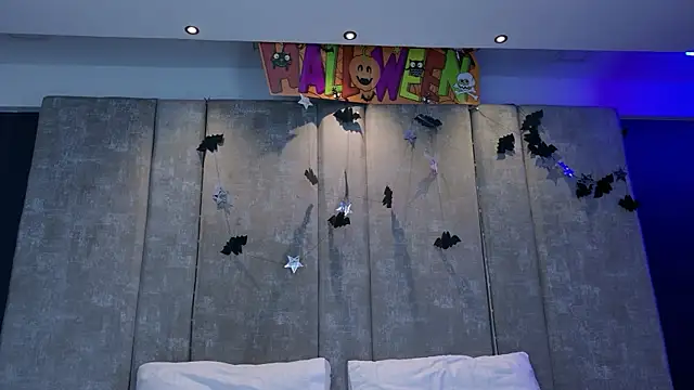 Snapshot of Amareto_ chatting on 10.25.25 Amareto  online show from 10.25.25