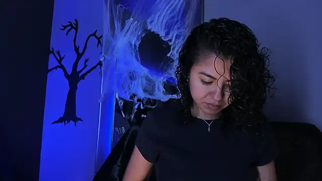 Snapshot of Amareto_ chatting on 10.26.25 Amareto  online show from 10.26.25