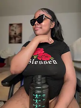 Snapshot of SSEXYBUBBLEBUTT101 chatting on 12.28.24 SSEXYBUBBLEBUTT101 online show from 12.28.24