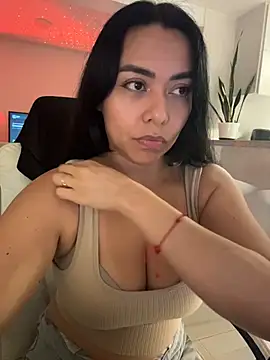 PetitLumiere online show from 04.04.26