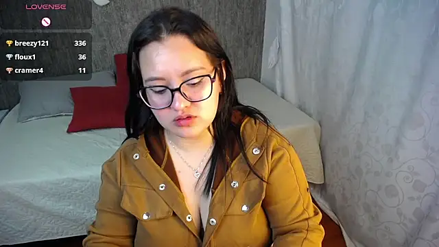 dannarossy  online show from 01.04.25