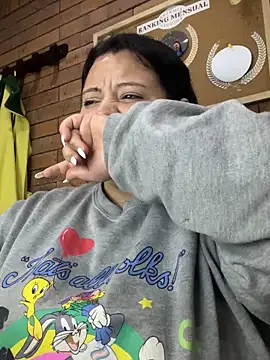 dannarossy  online show from 10.17.25