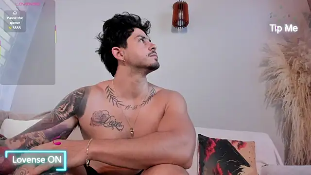 neo dimou  online show from 10.15.25