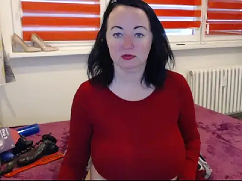 Snapshot of Alexie33 chatting on 02.11.25 Alexie33 online show from 02.11.25