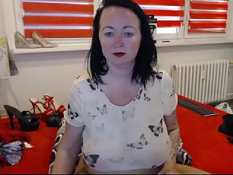 Snapshot of Alexie33 chatting on 02.22.25 Alexie33 online show from 02.22.25