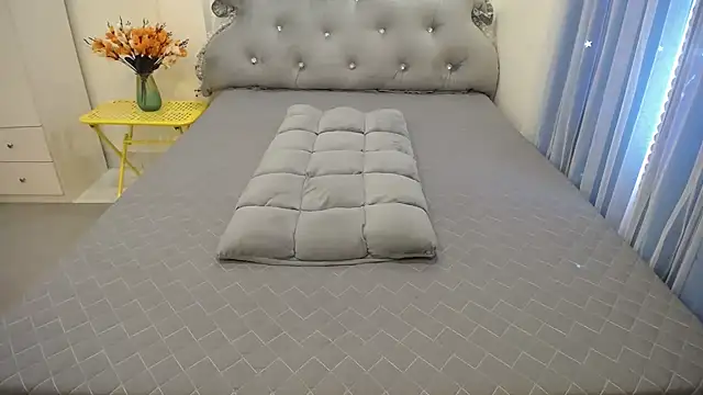 Snapshot of Lavender_Sweet chatting on 10.02.25 Lavender Sweet online show from 10.02.25