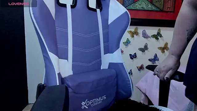 Snapshot of MIILLA_1 chatting on 01.30.25 MIILLA 1 online show from 01.30.25