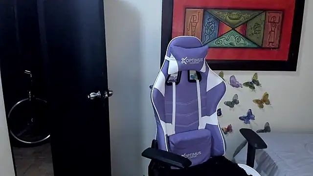 Snapshot of MIILLA_1 chatting on 02.01.25 MIILLA 1 online show from 02.01.25