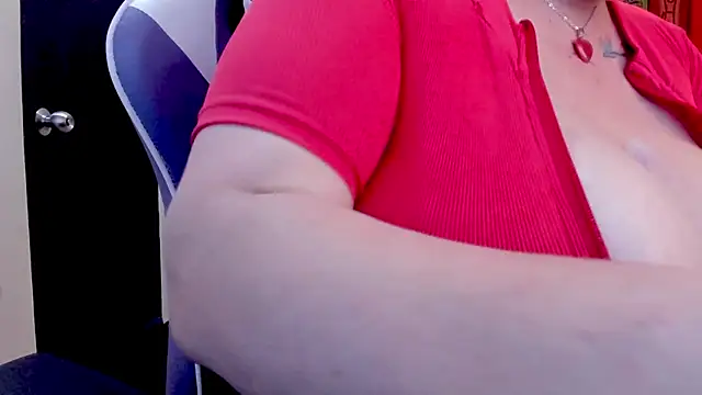 Snapshot of MIILLA_1 chatting on 02.28.25 MIILLA 1 online show from 02.28.25