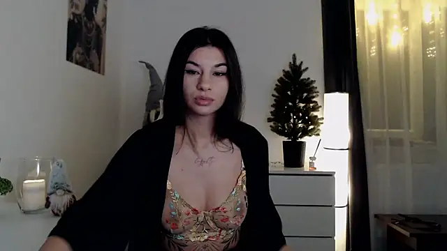 Snapshot of Simply_the_best chatting on 12.23.24 Simply the best online show from 12.23.24