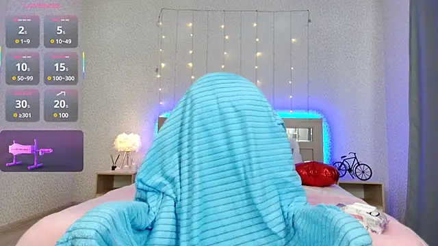 Snapshot of oliviiaa chatting on 03.12.25 oliviiaa online show from 03.12.25