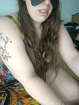 FrancaiseLynne online show from 03.22.25