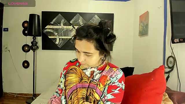 SARAMISHA online show from 09.11.25