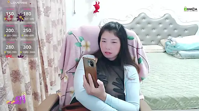 Snapshot of -Shirleyni_ chatting on 12.17.25 -Shirleyni online show from 12.17.25