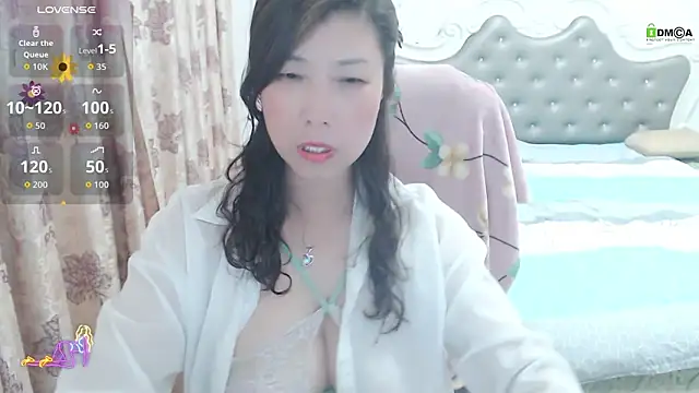 Snapshot of -Shirleyni_ chatting on 04.03.26 -Shirleyni online show from 04.03.26