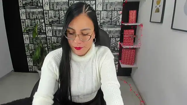 Agata-Moon online show from 01.04.25